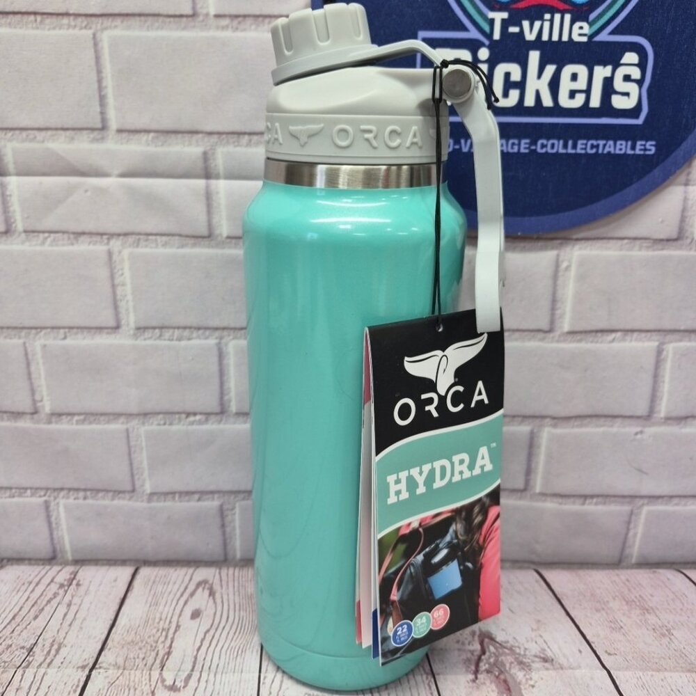 NWT ORCA HYDRA 34 oz Water Bottle Whale Tail Handle Seafoam